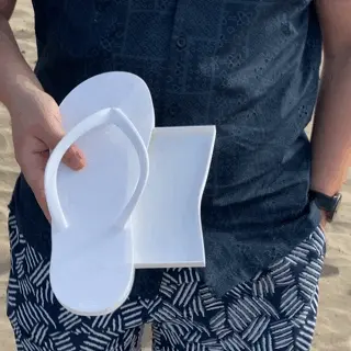 Tong avec rangement